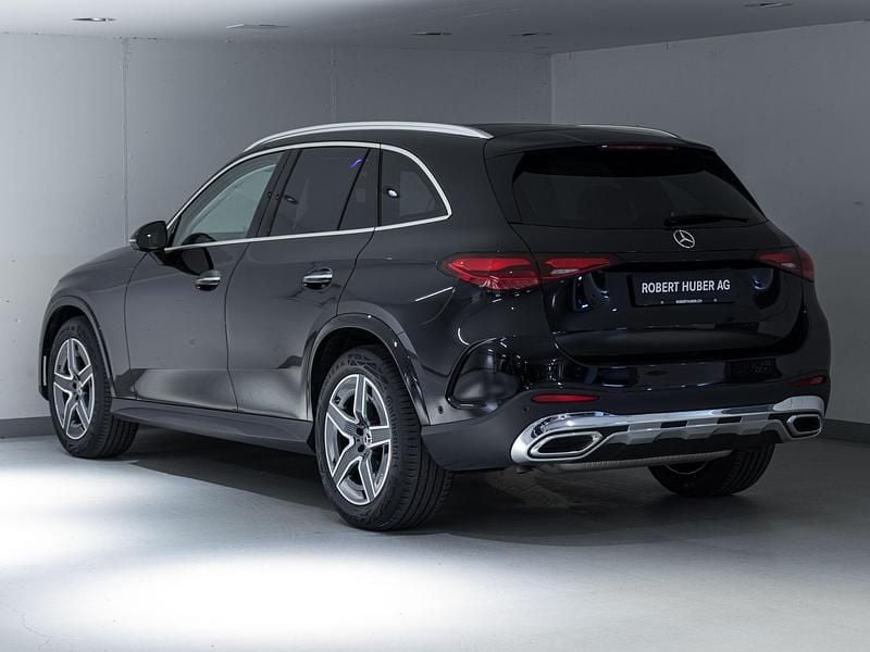 Gebraucht Mercedes GLC300e 277 PS (203 kW) 2023 Schwarz SUV