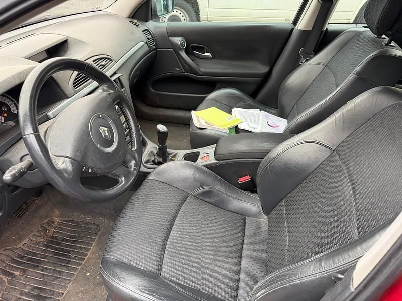 Gebraucht Renault Laguna GrandTour Dynamique 133 PS (97 kW) 2006 Kombi