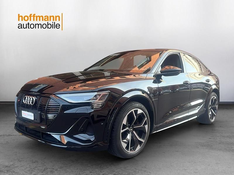 Schwarz Gebraucht 2021 Audi e-tron Ambiente SUV | CHF 44’900 (Etwas zu teuer) - Bild 1/4