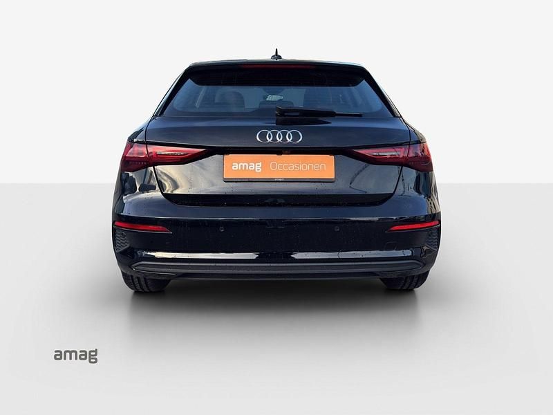 Gebraucht Audi A3 Attraction 150 PS (110 kW) 2022 Brillantschwarz Limousine