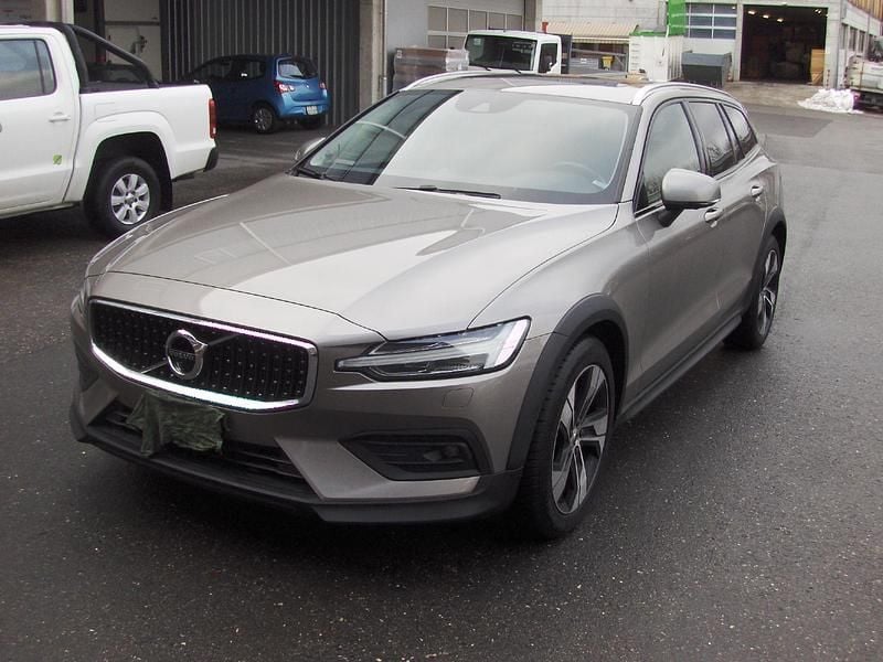Gebraucht 2022 Volvo V60 CC Kombi | CHF 23’800 (Fairer Preis) - Bild 1/4
