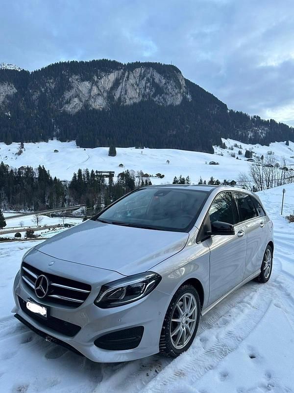 Gebraucht Mercedes B220 Style 177 PS (130 kW) 2016 Van / Kleinbus