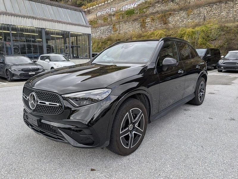 Gebraucht Mercedes GLC300e 335 PS (246 kW) 2024 SUV