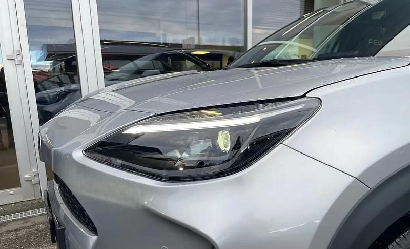 Neu Toyota Yaris Hybrid Trend 130 PS (95 kW) 2026 Silber