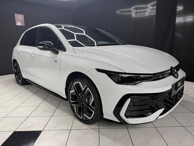 Neu VW Golf VIII R-line 150 PS (110 kW) 2025 Weiss Limousine