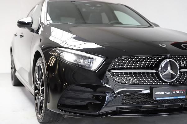 Gebraucht Mercedes A250 AMG line 160 PS (117 kW) 2021 Schwarz Limousine