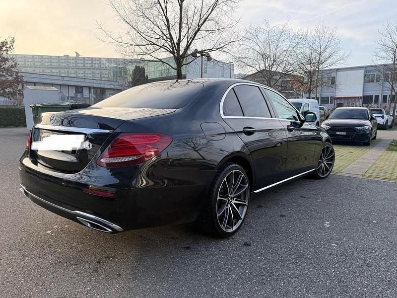 Gebraucht Mercedes E220 AMG line 194 PS (142 kW) 2019 Limousine