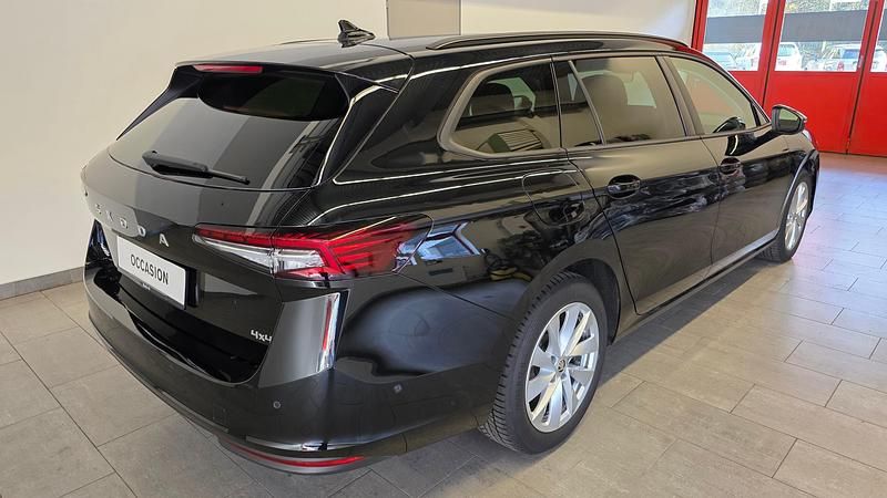 Gebraucht Skoda Superb Selection 193 PS (141 kW) 2024 Schwarz Kombi