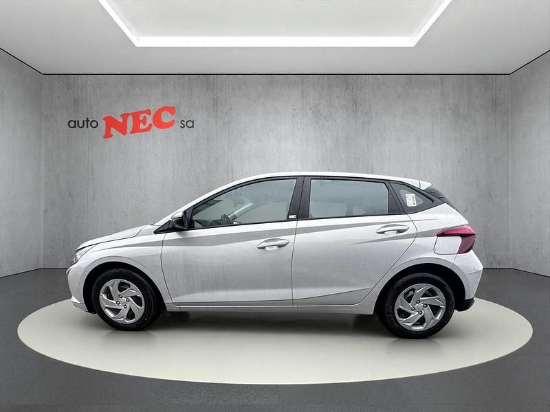 Neu Hyundai i20 100 PS (73 kW) 2025 Grau Limousine