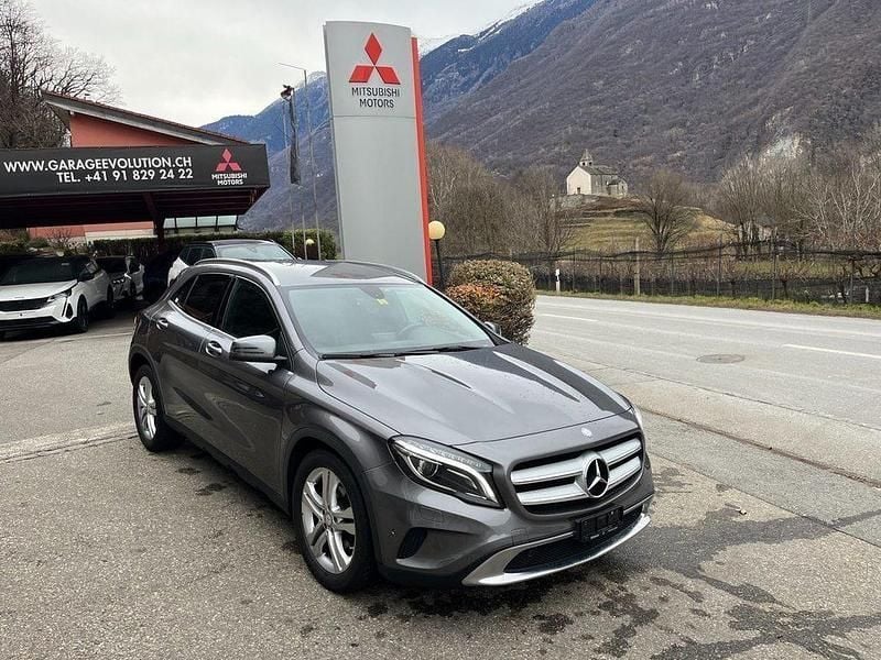 Gebraucht Mercedes GLA220 Style 170 PS (125 kW) 2015 SUV