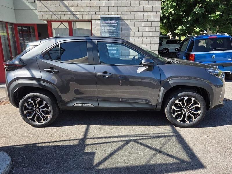 Neu Toyota Yaris Cross Trend 130 PS (95 kW) 2025 SUV