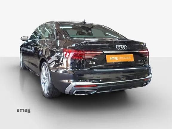 Gebraucht Audi A4 Attraction 163 PS (119 kW) 2021 Mythosschwarz metallic Limousine