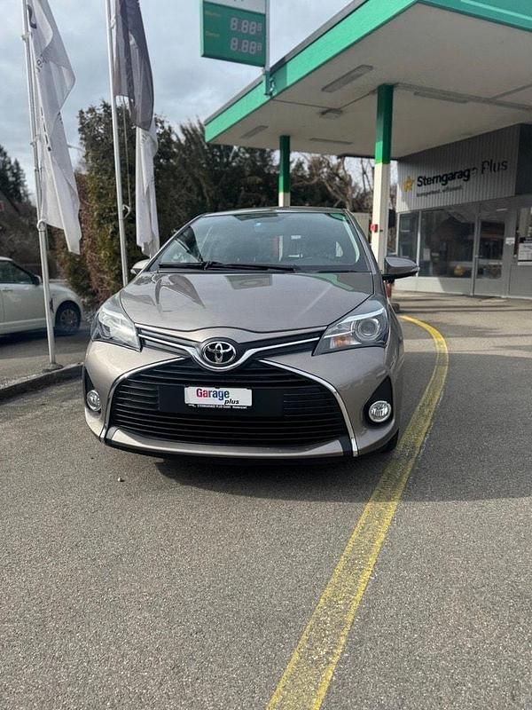 Gebraucht Toyota Yaris Trend 99 PS (72 kW) 2015 Kleinwagen