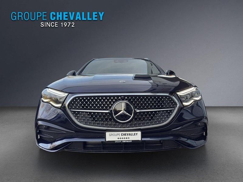 Neu Mercedes E220 197 PS (144 kW) 2025 Blau Kombi