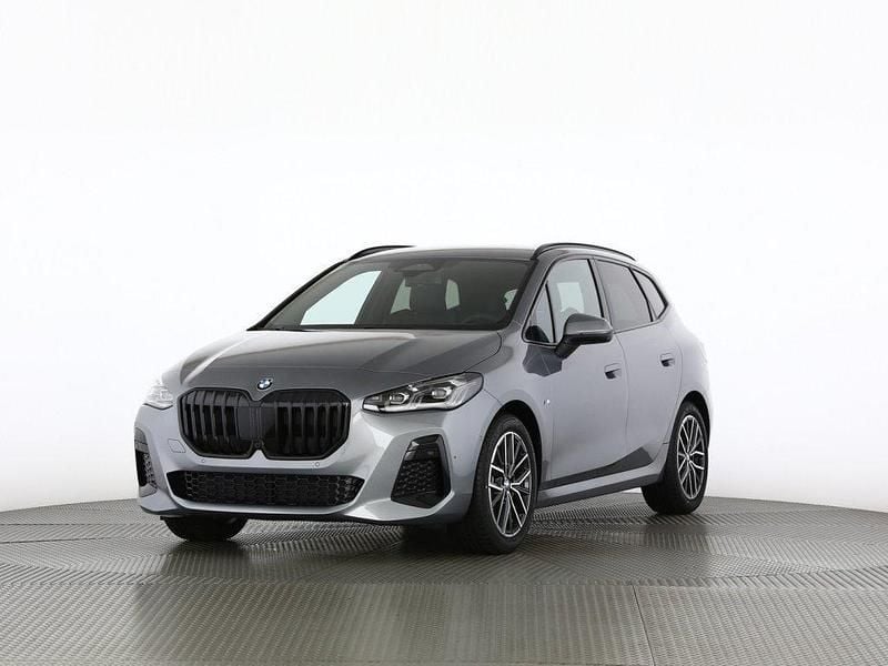 Grau metallic mét. Neu 2025 BMW 223 Active Tourer Comfort Edition Van / Kleinbus | CHF 57’900 - Bild 1/4