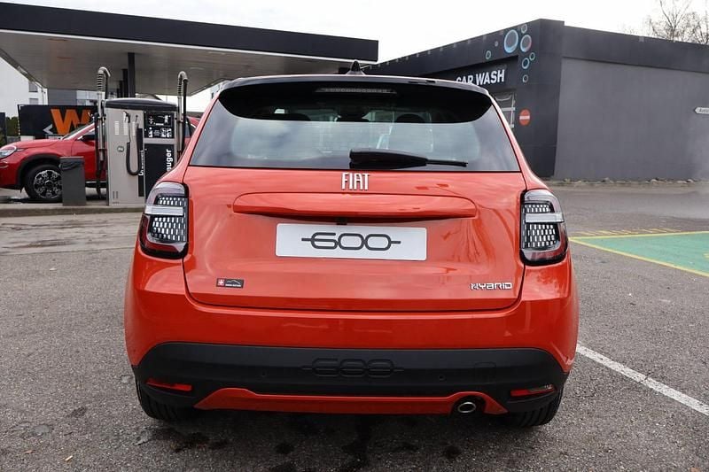 Neu Fiat 600 110 PS (80 kW) 2025 SUV