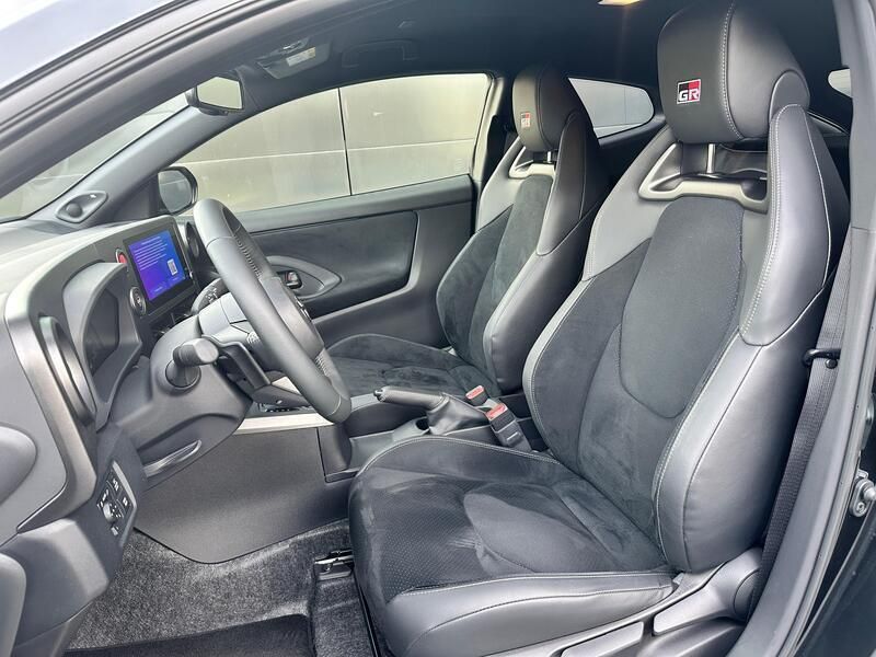 Gebraucht Toyota Yaris Sport 280 PS (205 kW) 2024 Schwarz Limousine