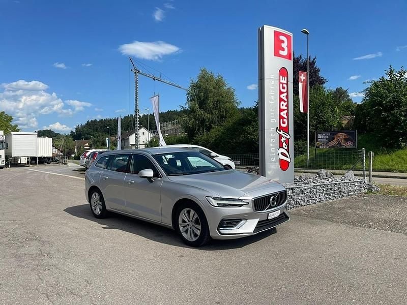 Gebraucht Volvo V60 Plus 197 PS (144 kW) 2022 Kombi