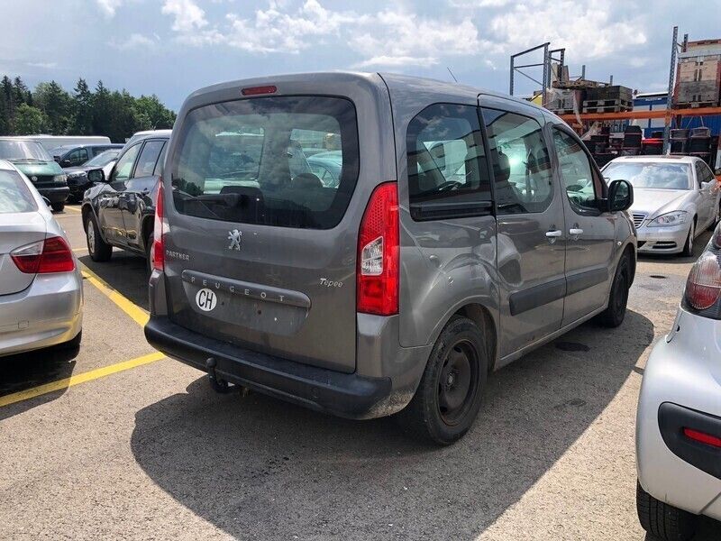 Gebraucht Peugeot Partner 90 PS (66 kW) 2010 Van / Kleinbus