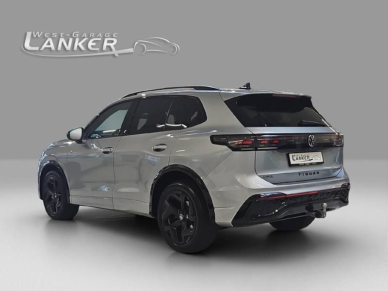 Gebraucht VW Tiguan R-line 193 PS (141 kW) 2024 Silber SUV