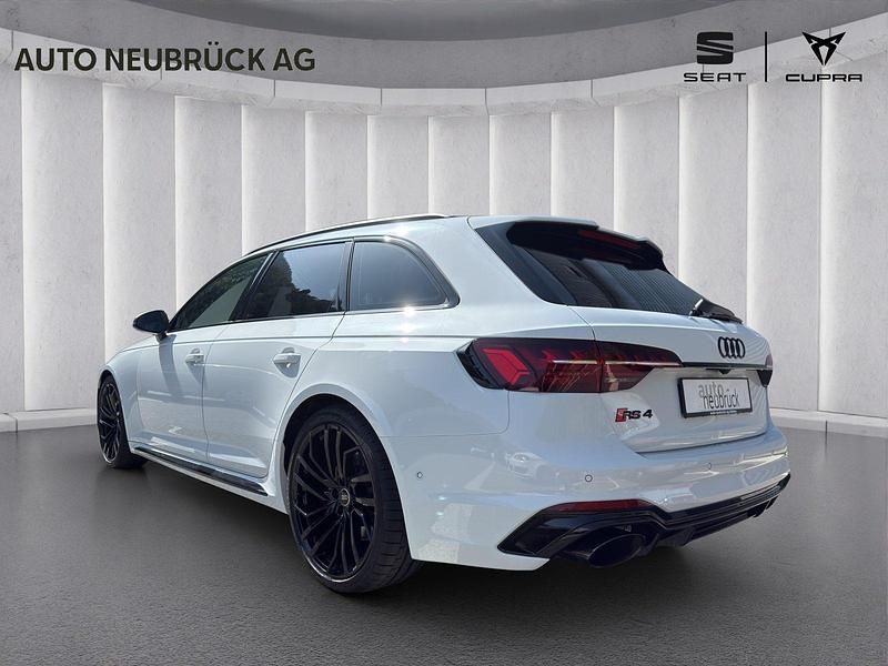 Gebraucht Audi RS4 Ambiente 450 PS (330 kW) 2024 Weiss Kombi