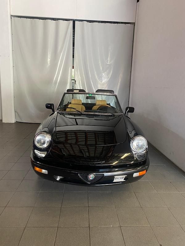 Schwarz Gebraucht 1992 Alfa Romeo Spider Cabrio | CHF 19’447 - Bild 1/4