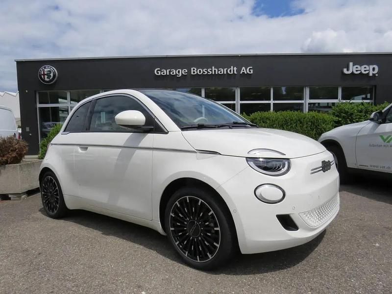 Weiss Gebraucht 2025 Fiat 500e La Prima Cabrio | CHF 32’250 (Teuer) - Bild 1/4