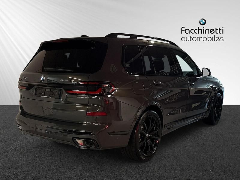 Neu BMW X7 M Sport 340 PS (250 kW) 2025 Grau SUV