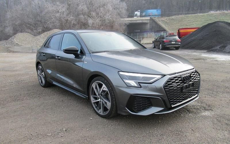 Gebraucht Audi A3 S-Line 190 PS (139 kW) 2023 Limousine
