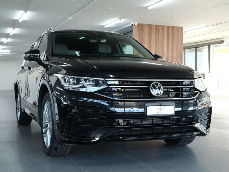 Gebraucht VW Tiguan Allspace R-line 244 PS (179 kW) 2022 SUV