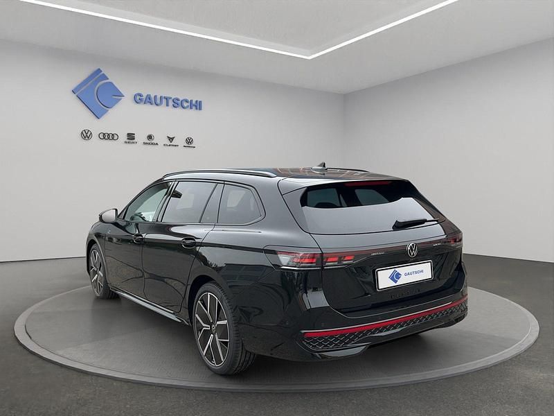 Gebraucht VW Passat R-line 266 PS (195 kW) 2024 Schwarz Kombi