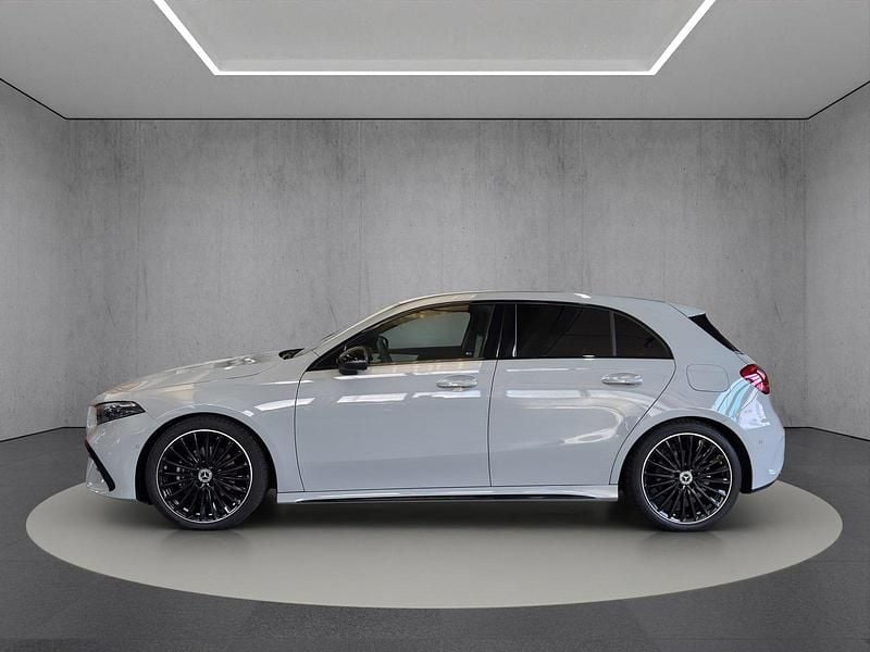Gebraucht Mercedes A200 AMG line 163 PS (119 kW) 2025 Limousine