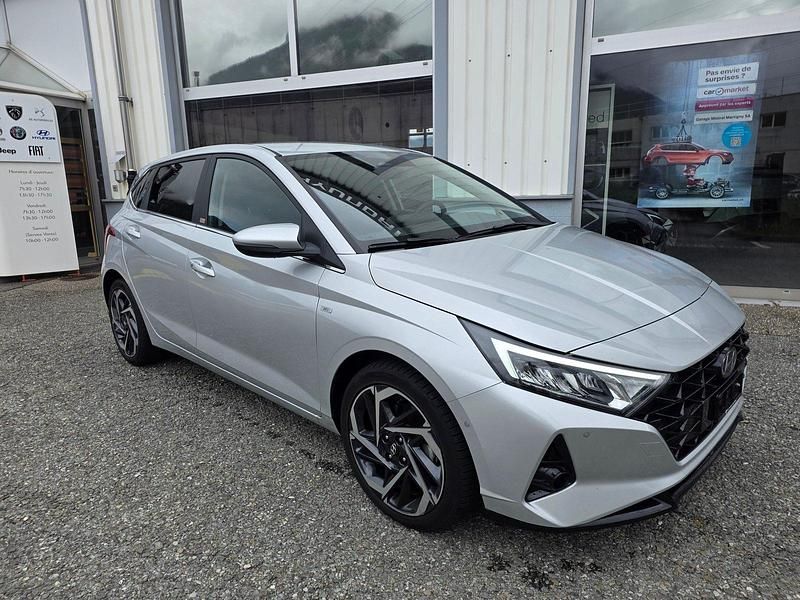 Gebraucht Hyundai i20 120 PS (88 kW) 2022 Silber Limousine