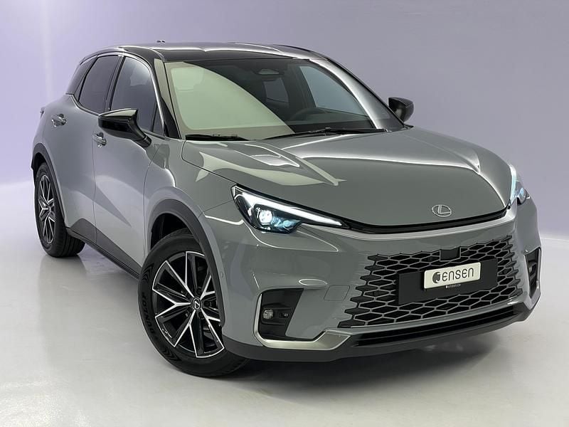 Grau Neu 2025 Lexus LBX E-FOUR SUV | CHF 52’080 - Bild 1/4