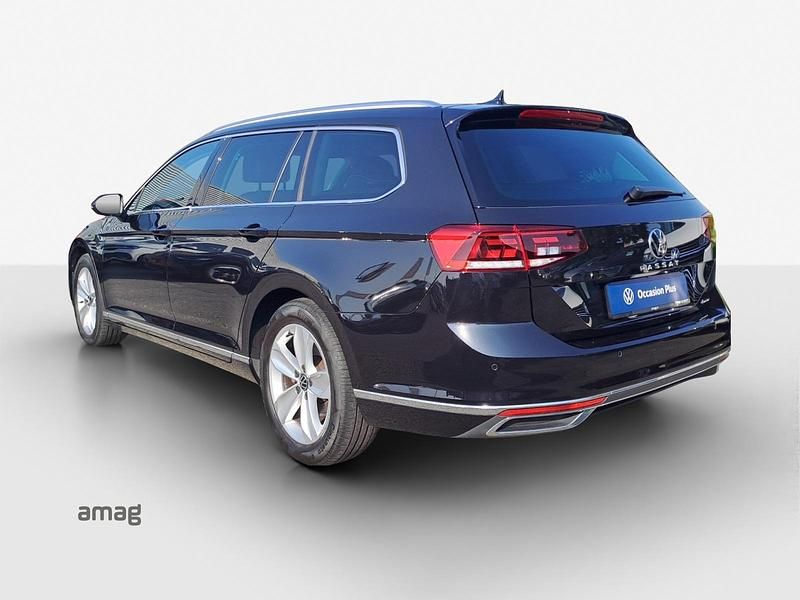 Gebraucht VW Passat Elegance 200 PS (147 kW) 2023 Deepblack perleffekt Kombi