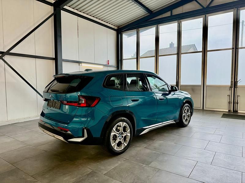 Gebraucht BMW iX1 Sport Line 225 kW (306 PS) 2024 SUV