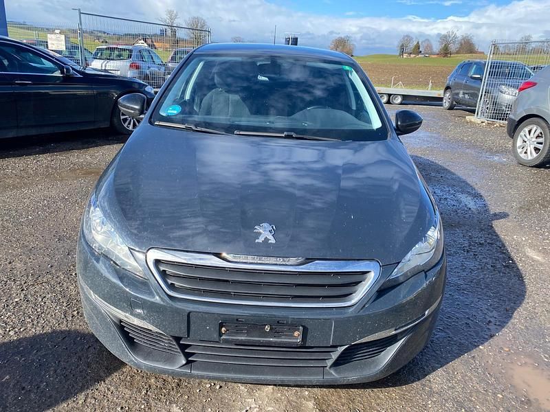 Gebraucht Peugeot 308 Active 120 PS (88 kW) 2017