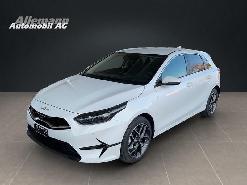 Weiss Gebraucht 2024 Kia Ceed Kleinwagen | CHF 32’550 - Bild 1/4