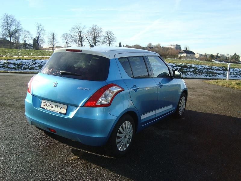Gebraucht Suzuki Swift 94 PS (69 kW) 2015 Kleinwagen