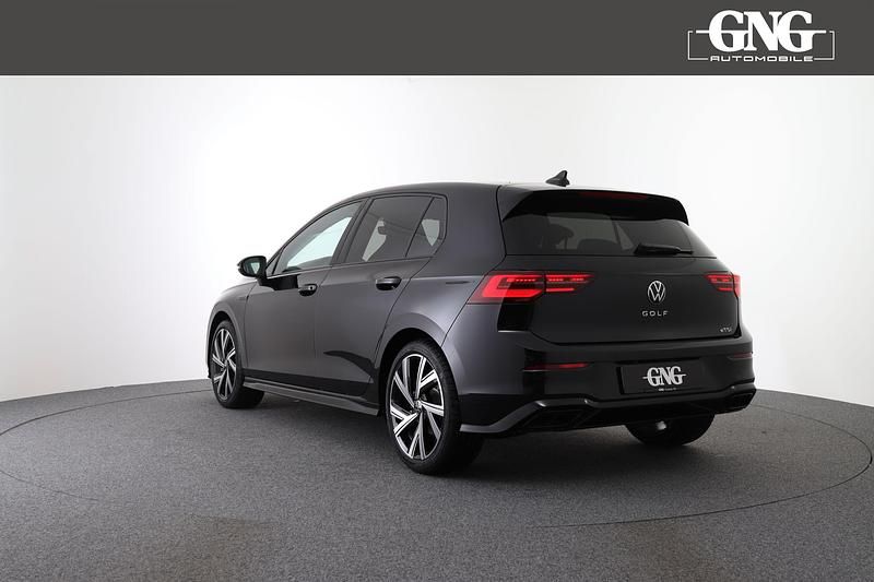 Gebraucht VW Golf VIII R-line 150 PS (110 kW) 2024
