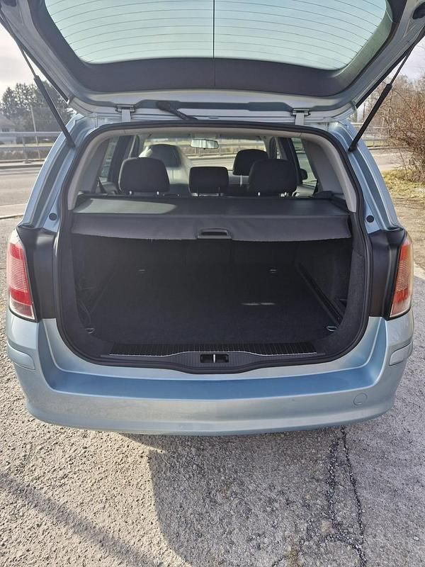 Gebraucht Opel Astra 140 PS (102 kW) 2009