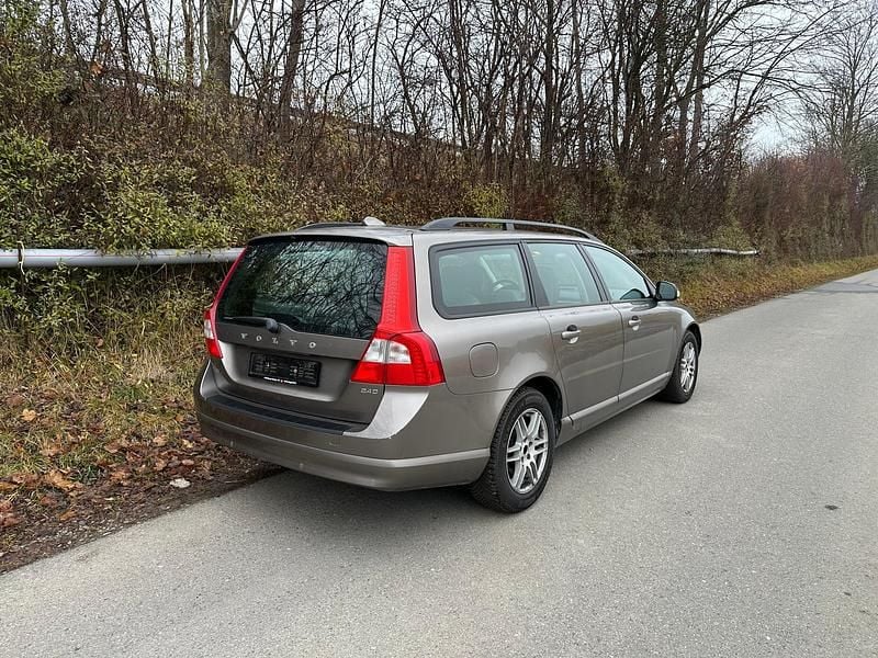 Gebraucht 2009 Volvo V70 Momentum Kombi | CHF 4’200 - Bild 1/4