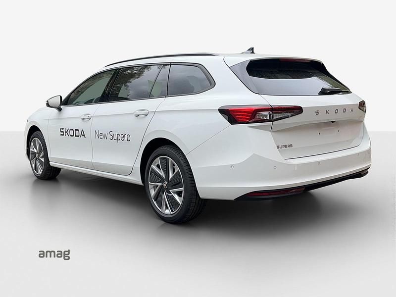 Gebraucht Skoda Superb Selection 150 PS (110 kW) 2024 Purity weiss, uni Kombi
