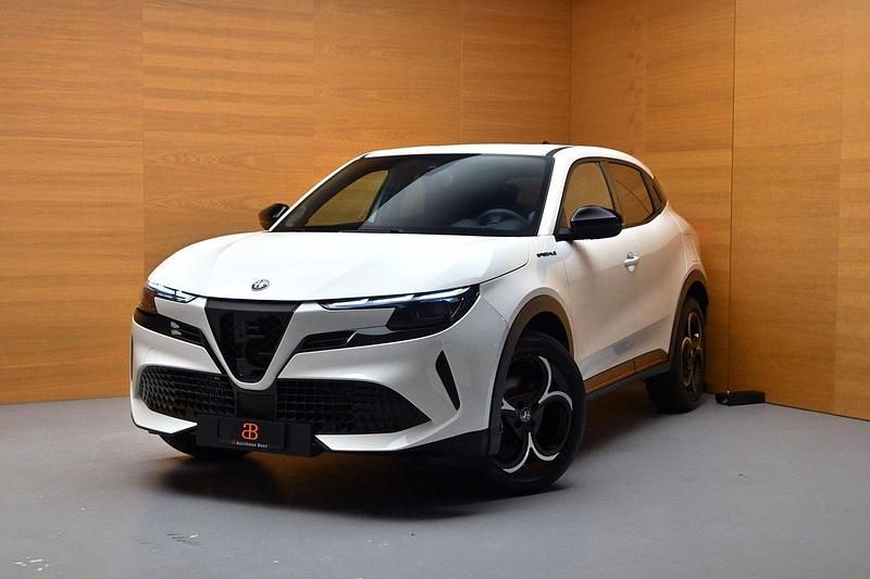 Neu 2025 Alfa Romeo Junior Edizione Speciale SUV | CHF 24’900 - Bild 1/4
