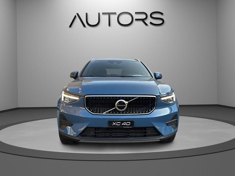 Neu Volvo XC40 Core 129 PS (94 kW) 2025 SUV