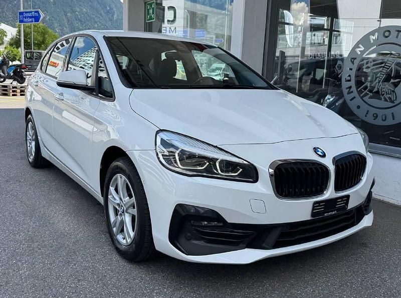 Weiss Gebraucht 2019 BMW 218 Active Tourer Sport Line Van / Kleinbus | CHF 19’900 (Etwas zu teuer) - Bild 1/4