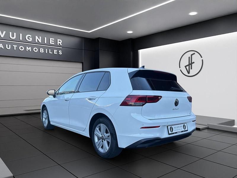 Gebraucht VW Golf VIII Life 130 PS (95 kW) 2022 Limousine
