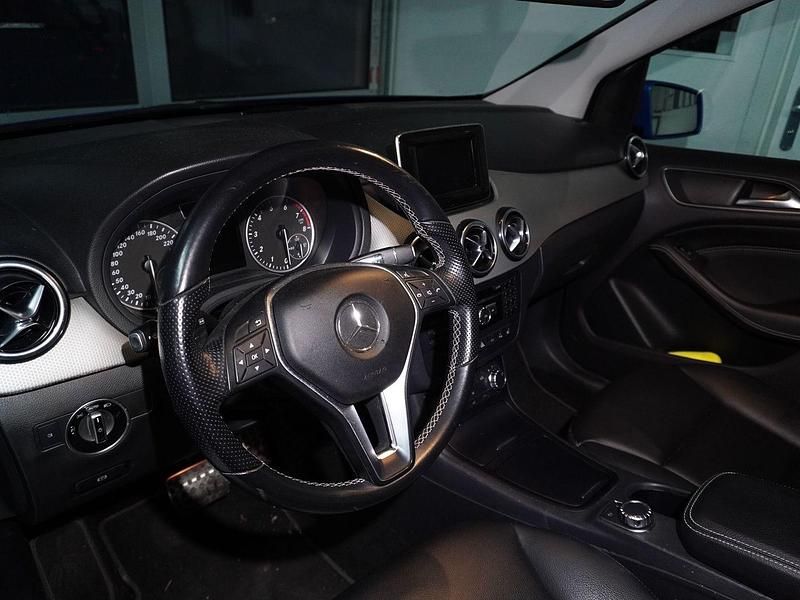 Gebraucht Mercedes B200 156 PS (114 kW) 2013 Van / Kleinbus