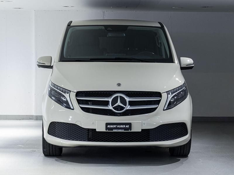 Gebraucht Mercedes V250 Avantgarde 190 PS (139 kW) 2024 Grau Van / Kleinbus