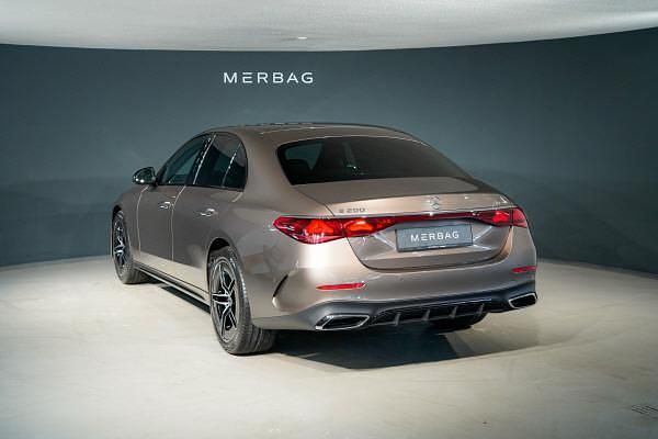 Gebraucht Mercedes E200 204 PS (150 kW) 2024